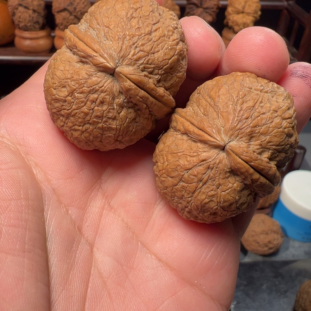 文玩核桃吊坠大粗筋元宝40mm