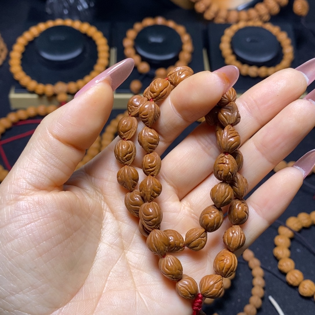 凭***.吊坠桃核秦岭文玩