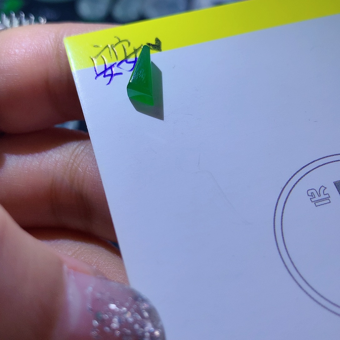 翡翠颈饰未镶嵌天然翡翠高冰切割