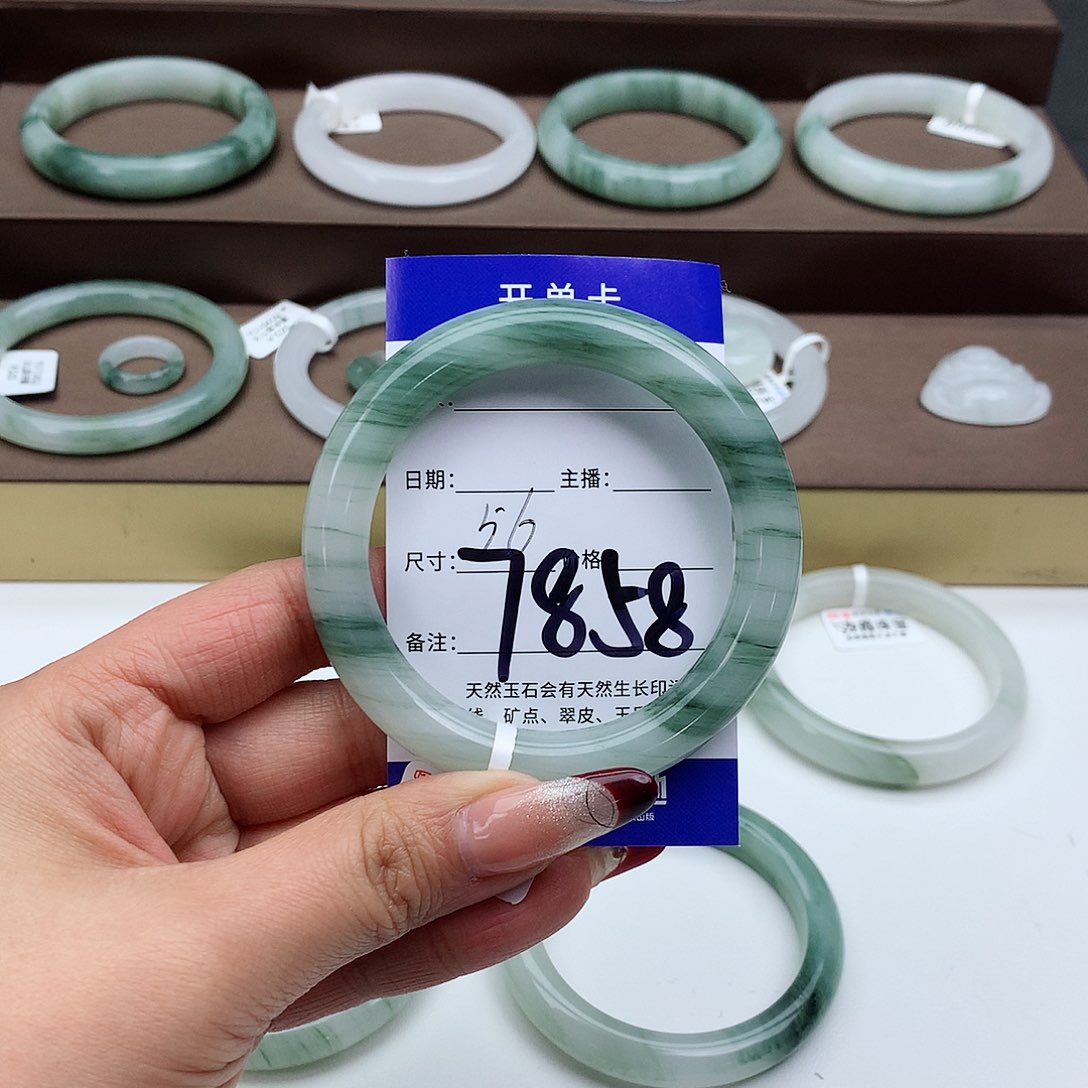 石英质玉手镯未镶嵌T**F