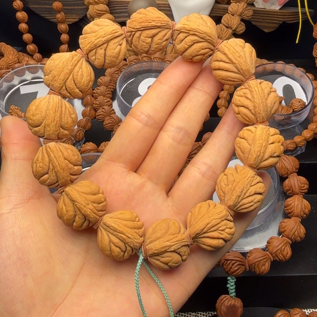 吊坠桃核巨无霸21尺寸偏远不包邮