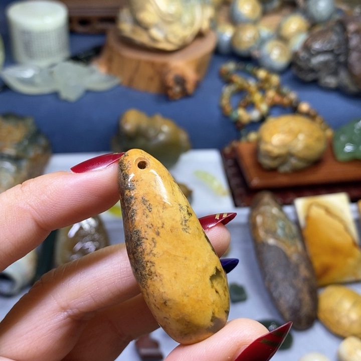 岫岩河磨玉（透闪石质玉）挂件未镶嵌