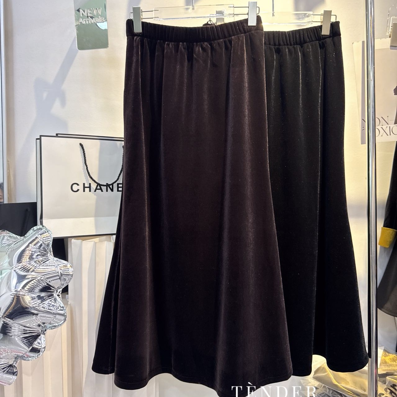 《朵妈衣橱》冬季新款简约气质丝绒中长半身裙百搭显瘦加绒款