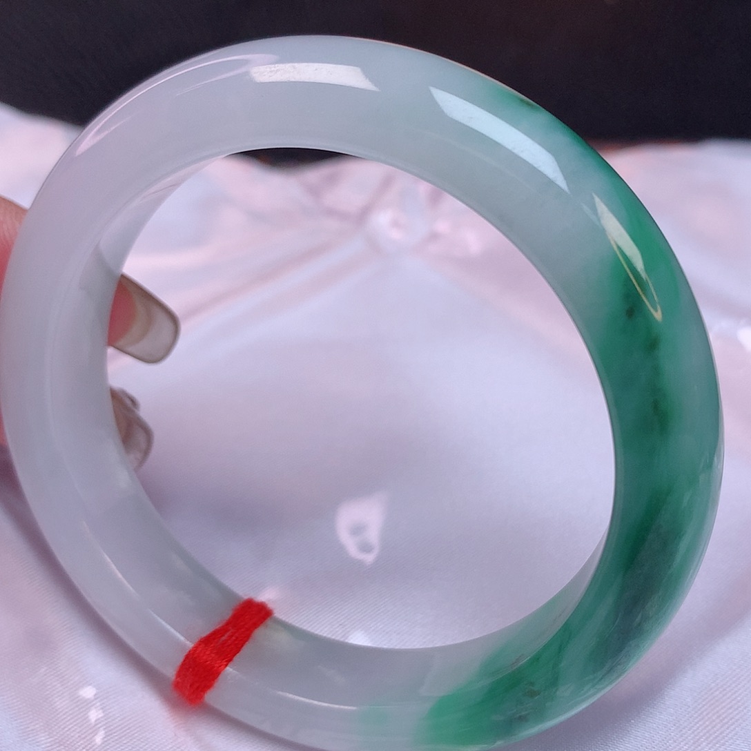 翡翠手镯未镶嵌55+ 翡翠手镯