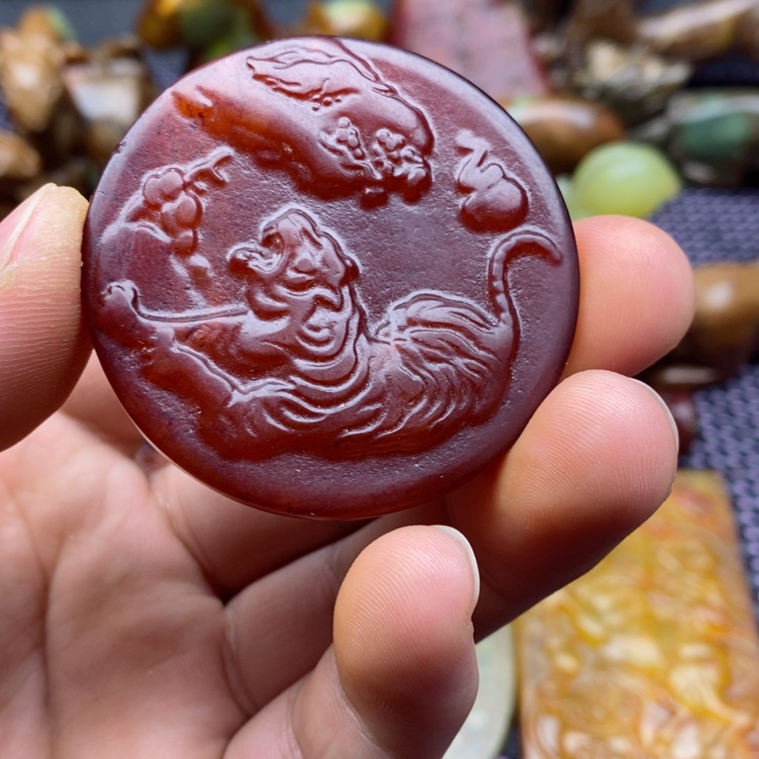 蛇纹石玉颈饰足银镀金镶嵌