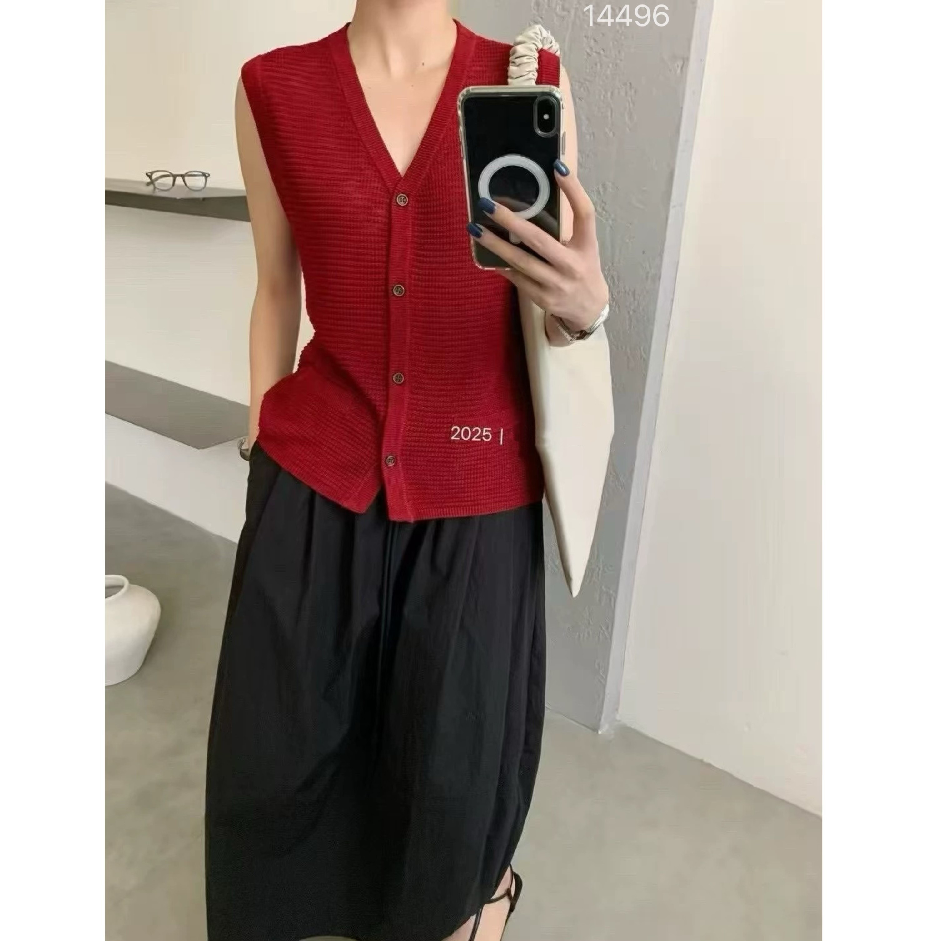 14496（部分无水洗唛，介意慎拍）WANGDAN新款V领腰部系绳无袖马甲