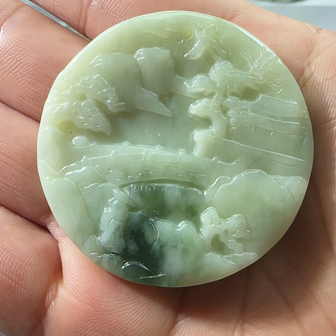 蛇纹石玉未镶嵌颈饰