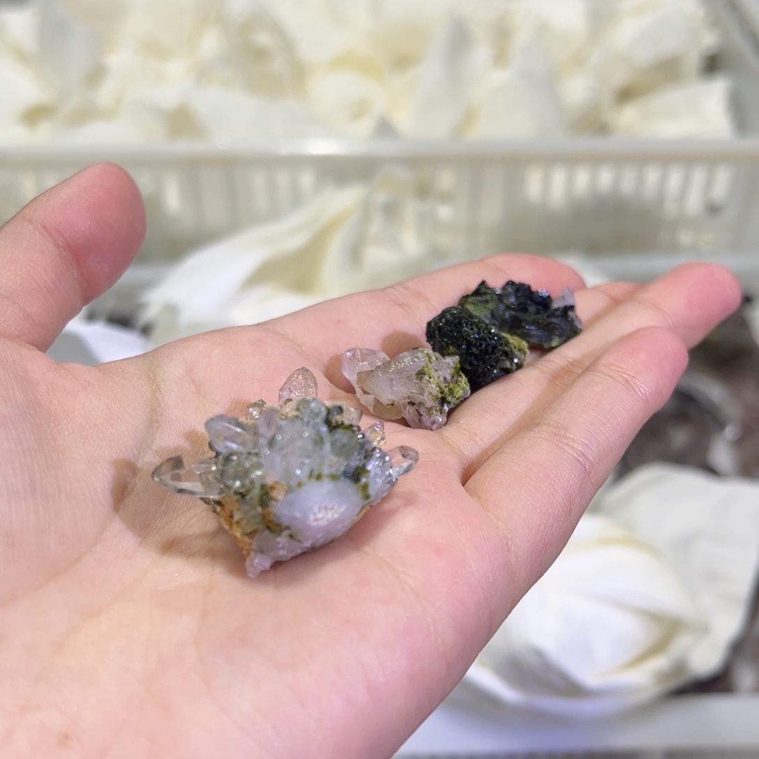 呈****未镶嵌水晶珠宝半成品276