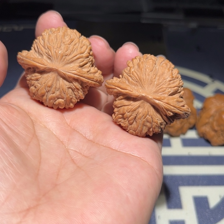 文玩核桃吊坠四座楼