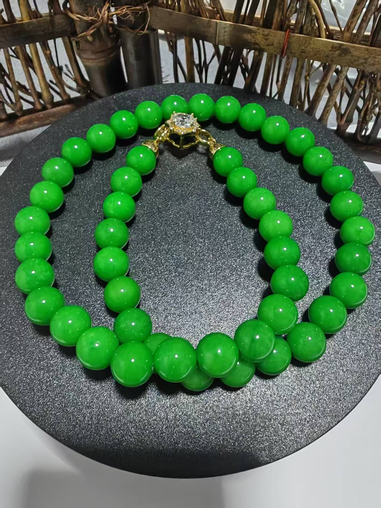 辣阳绿满色满肉翡翠卡10项链