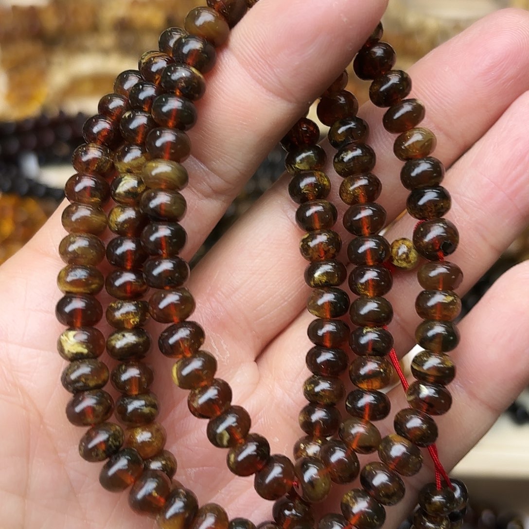 琥珀未镶嵌裸石七