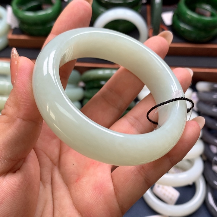 【闪购商品】未镶嵌手镯和田玉