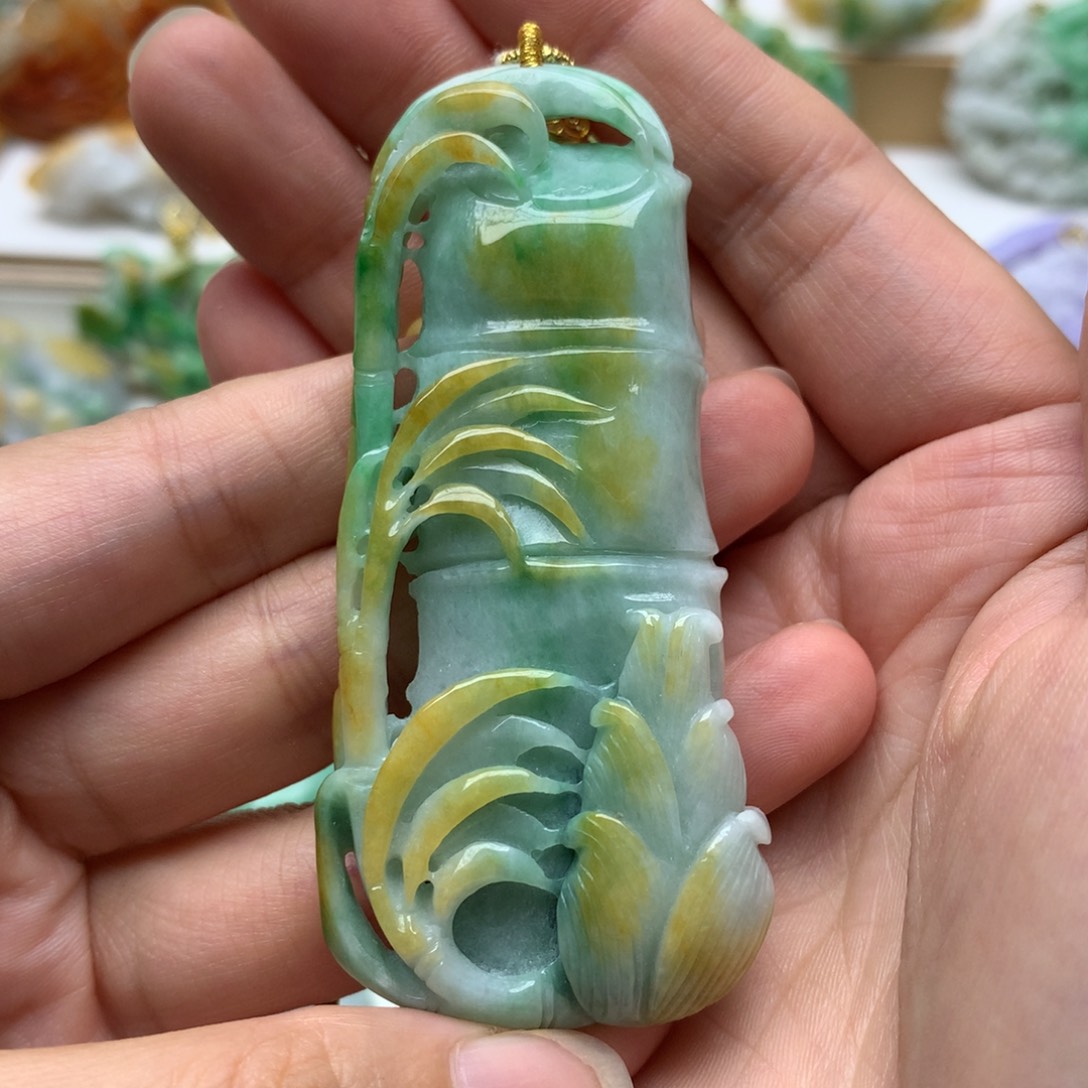 翡翠未镶嵌颈饰翡翠