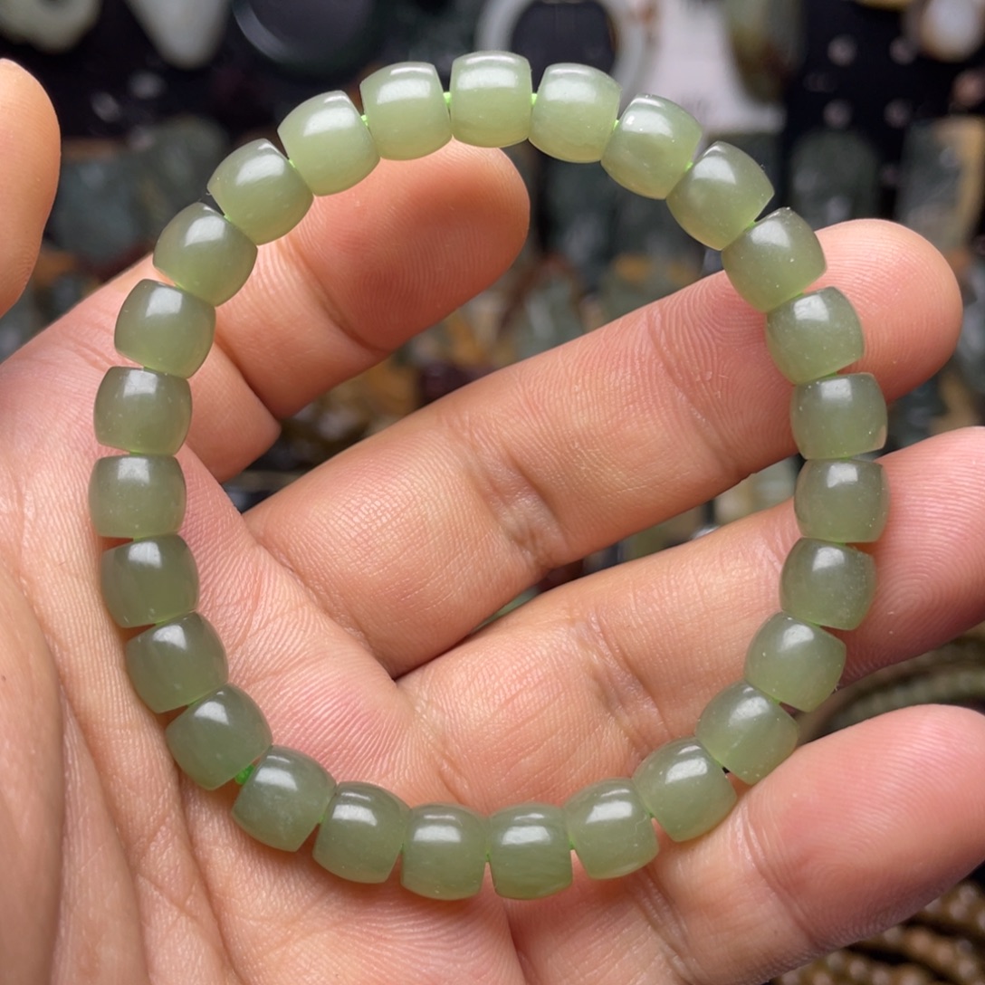 和田玉未镶嵌颈饰8×7