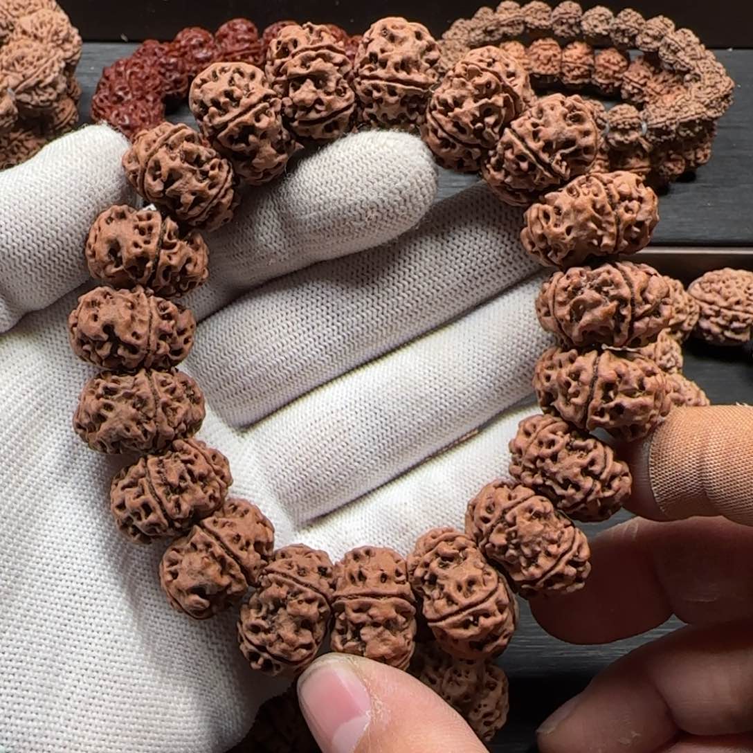 金刚菩提吊坠21mm天然纽扣（扇面）