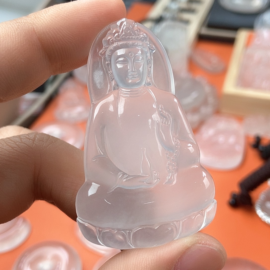 石英质玉颈饰未镶嵌素衣观音