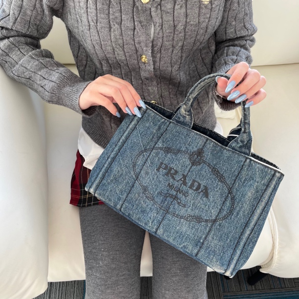 95新 Prada/普拉达 XM/蓝色牛仔丹宁小号沙滩手提包/WJ10120524