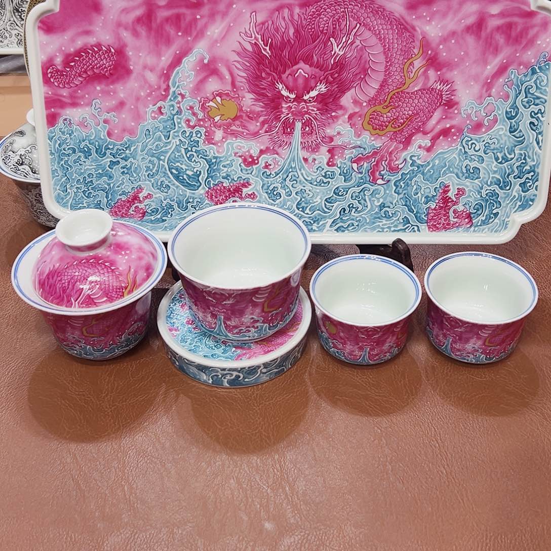 摆件景德镇陶瓷学院等多家知名院校建立合作