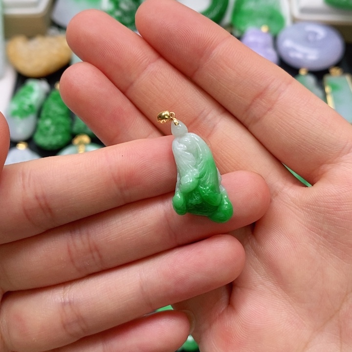 翡翠未镶嵌颈饰吊坠