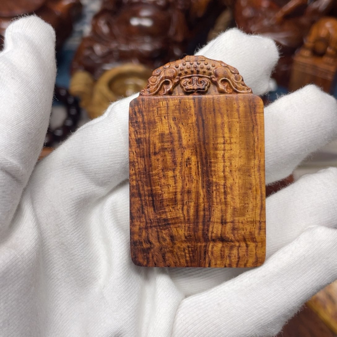 黄花梨/降香黄檀手把件