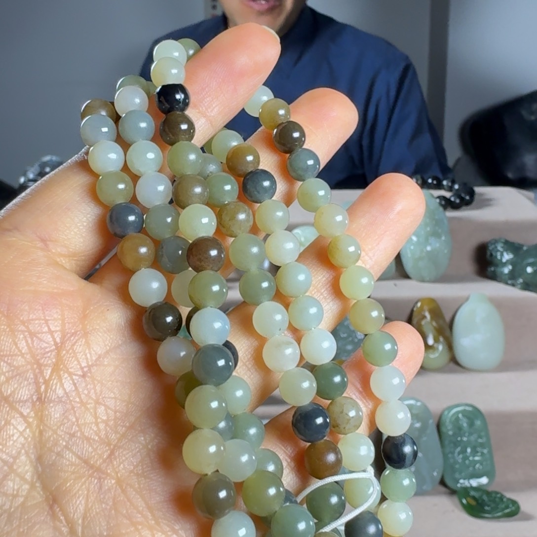 和田玉颈饰未镶嵌