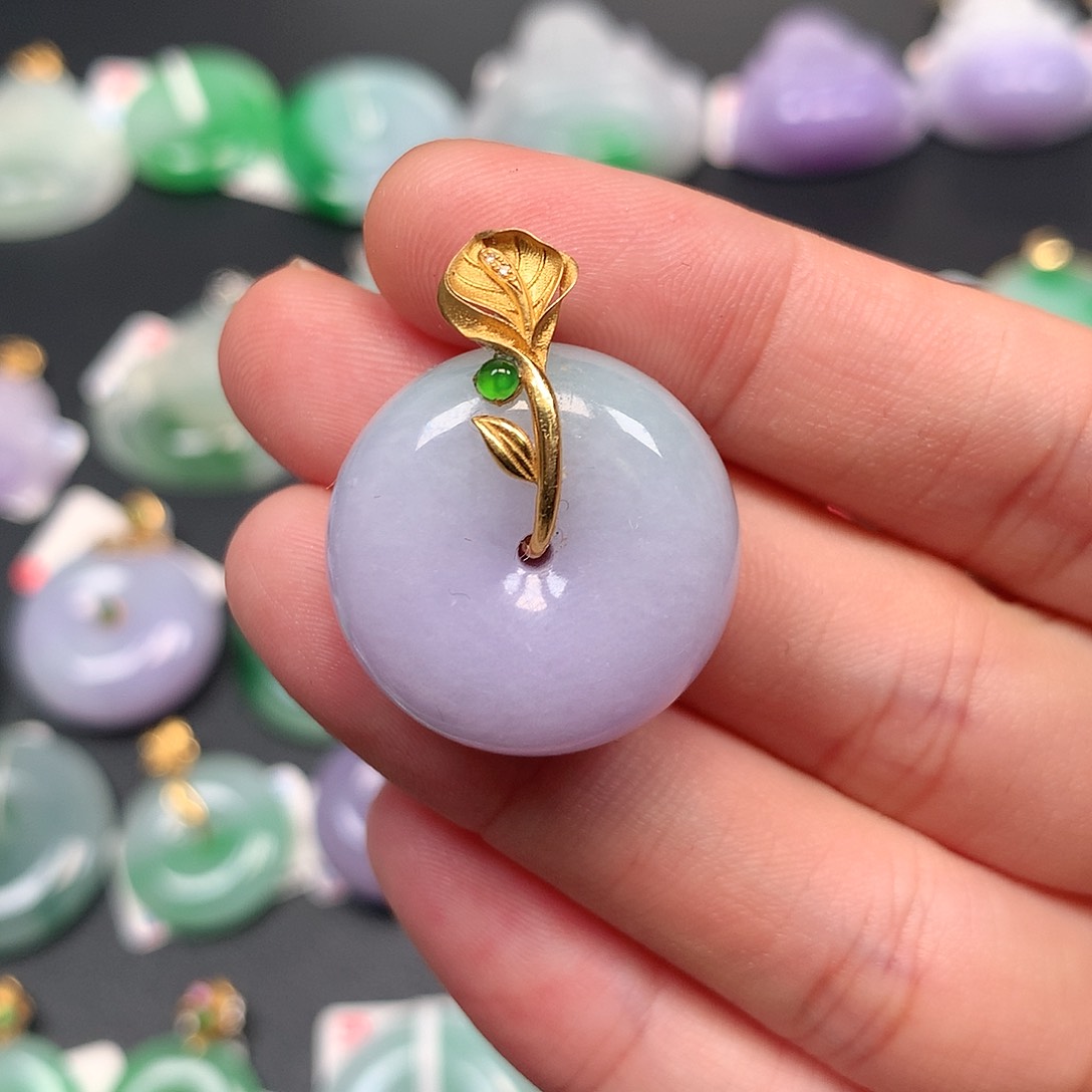 颈饰18K金镶嵌翡翠翡翠吊坠