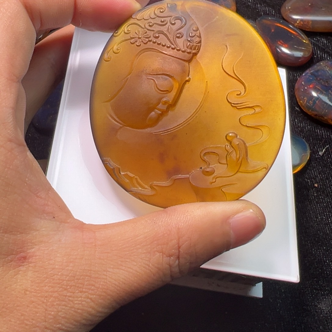 琥珀裸石未镶嵌吊坠