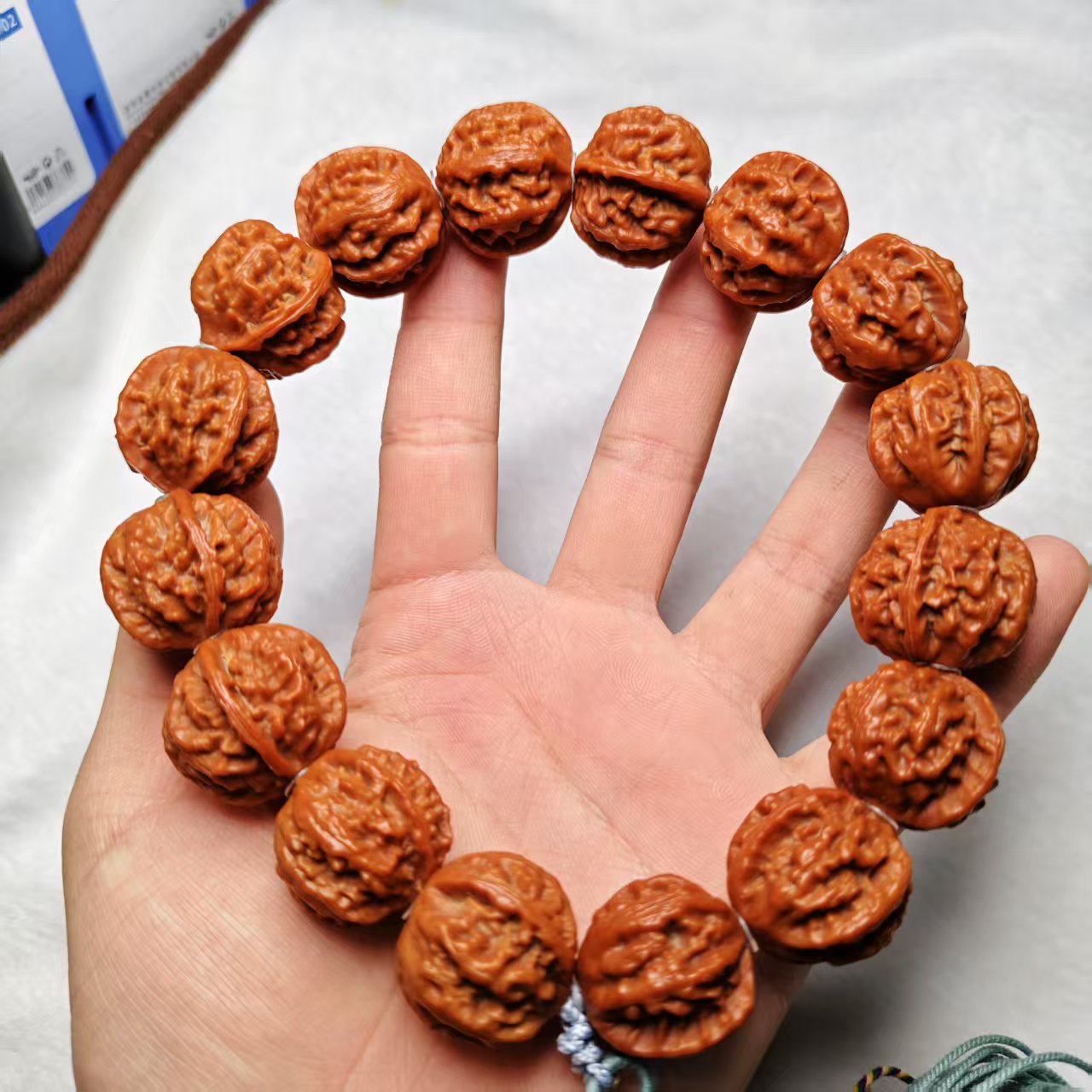 龙脊背火焰纹23-24左右京八棱文玩核桃手持