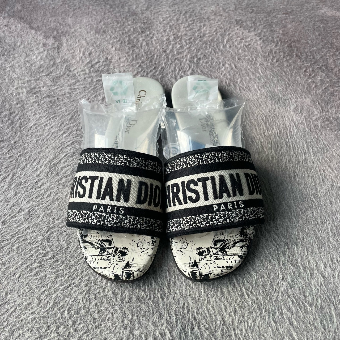 95新 DIOR/迪奥 黑白字母拖鞋/36码/无盒