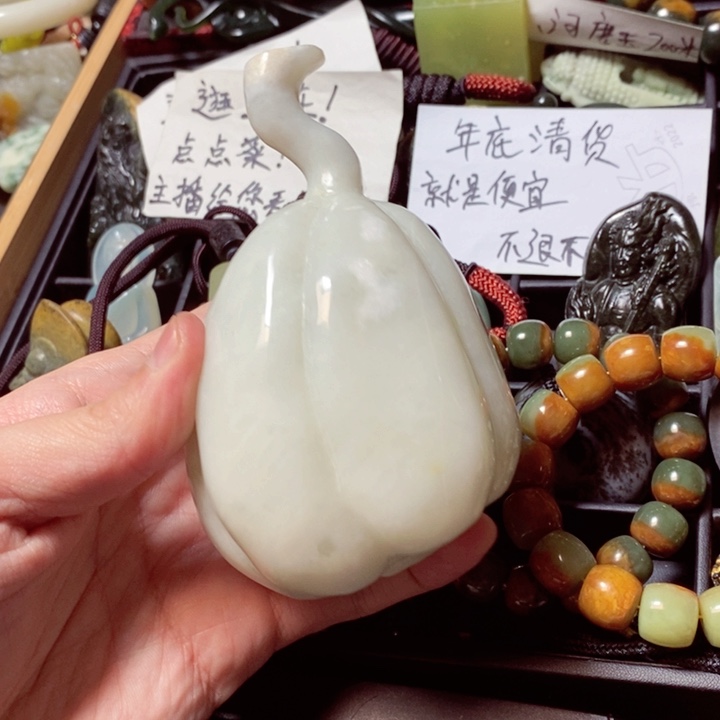 蛇纹石玉颈饰未镶嵌