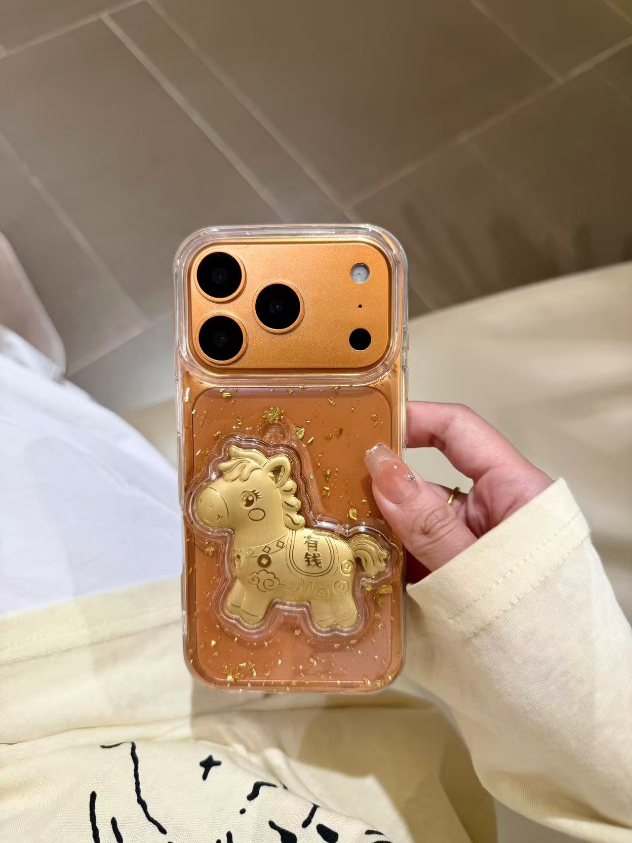 创意ins透明闪金立体有钱金马适用iPhone17promax苹果16Pro手机壳