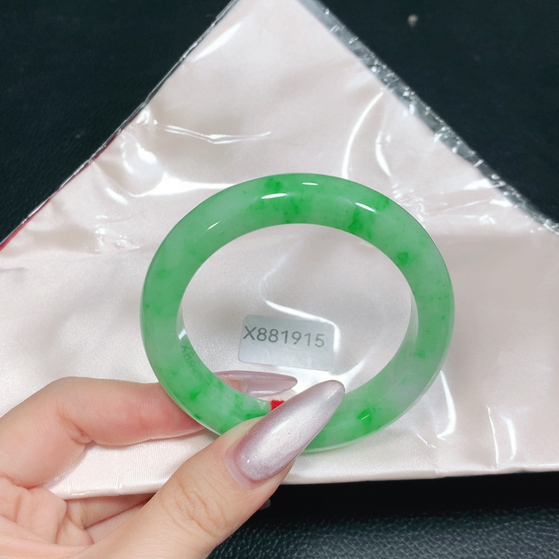 翡翠未镶嵌手镯天然翡翠手镯04