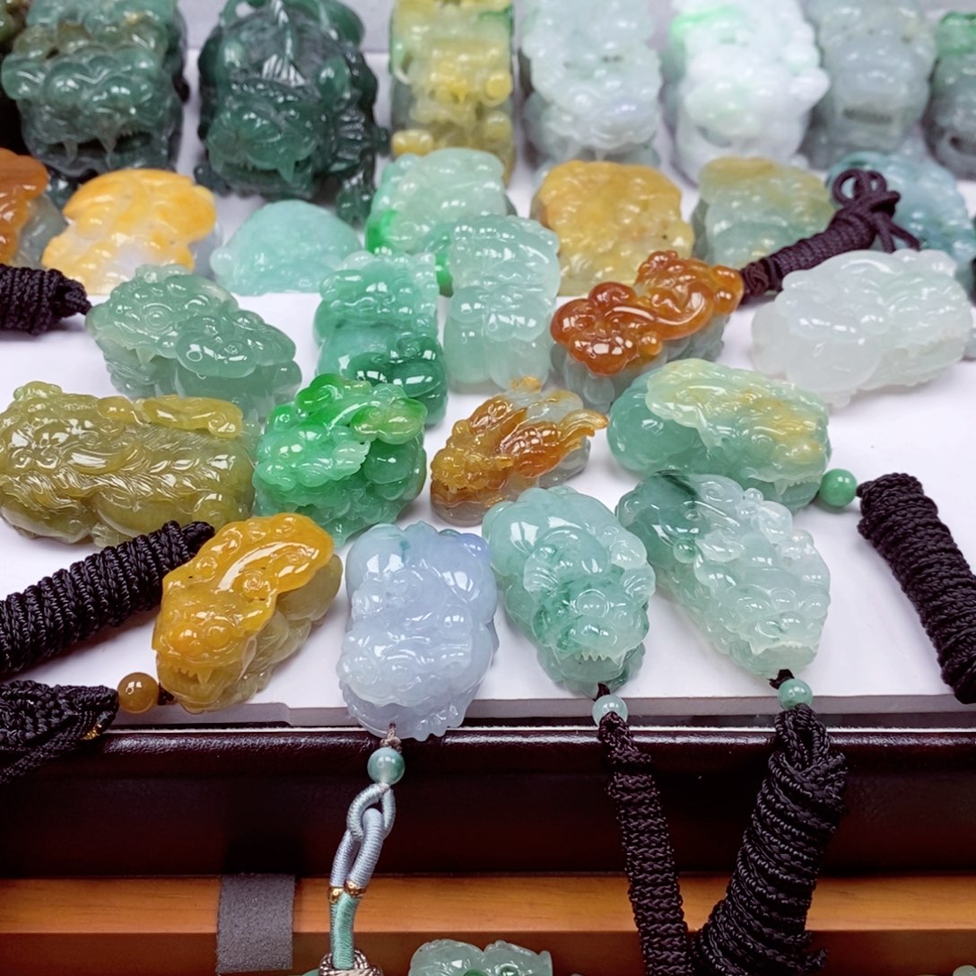 翡翠颈饰未镶嵌翡翠