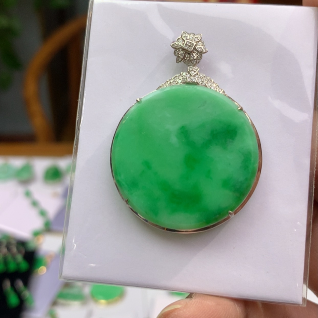 【闪购商品】翡翠颈饰18K金镶嵌翡翠