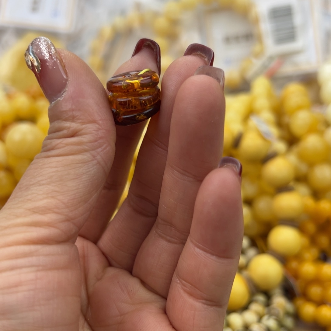 琥珀珠宝奇石未镶嵌