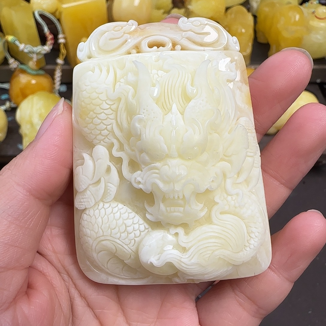 蜜蜡未镶嵌珠宝奇石