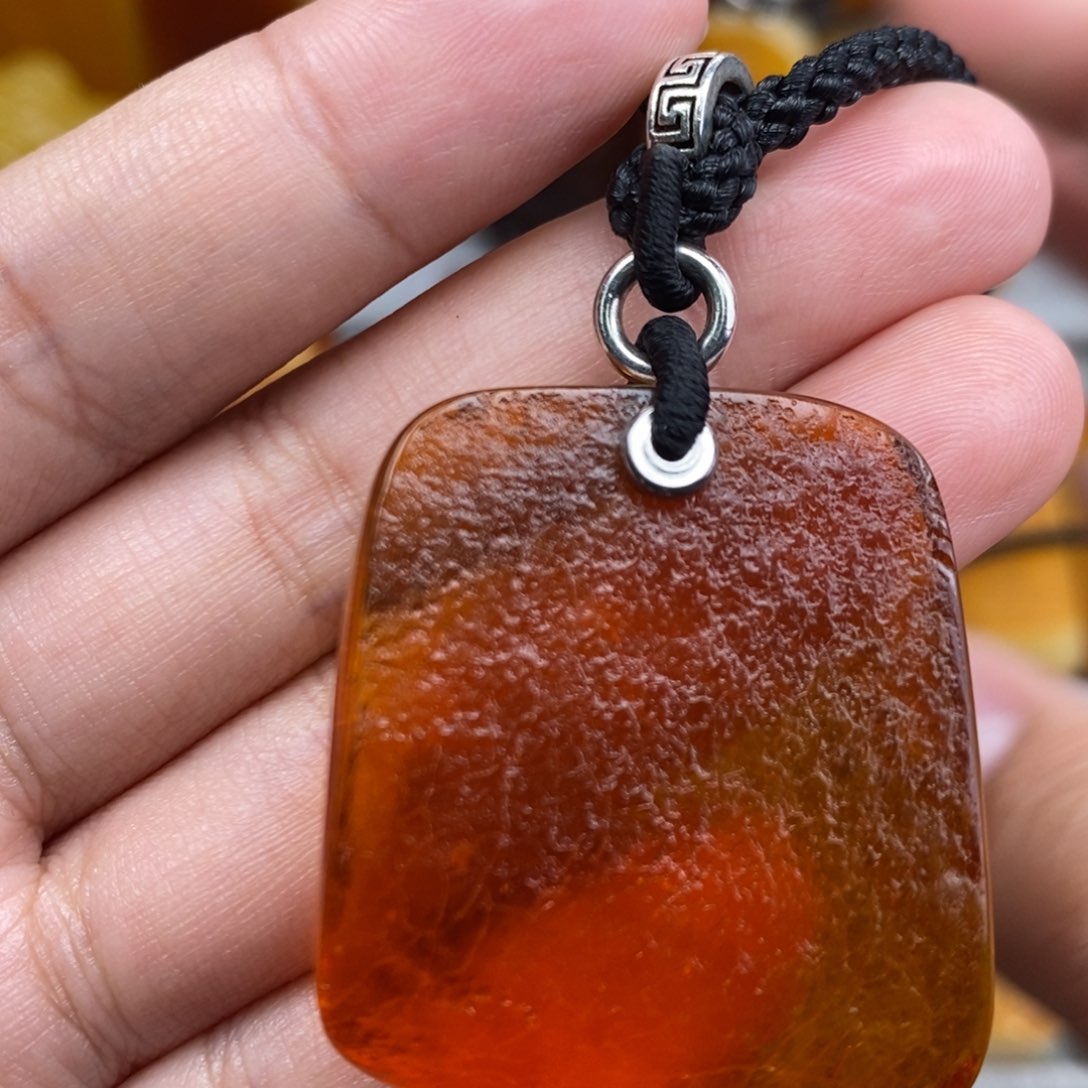 琥珀吊坠(赠链)未镶嵌