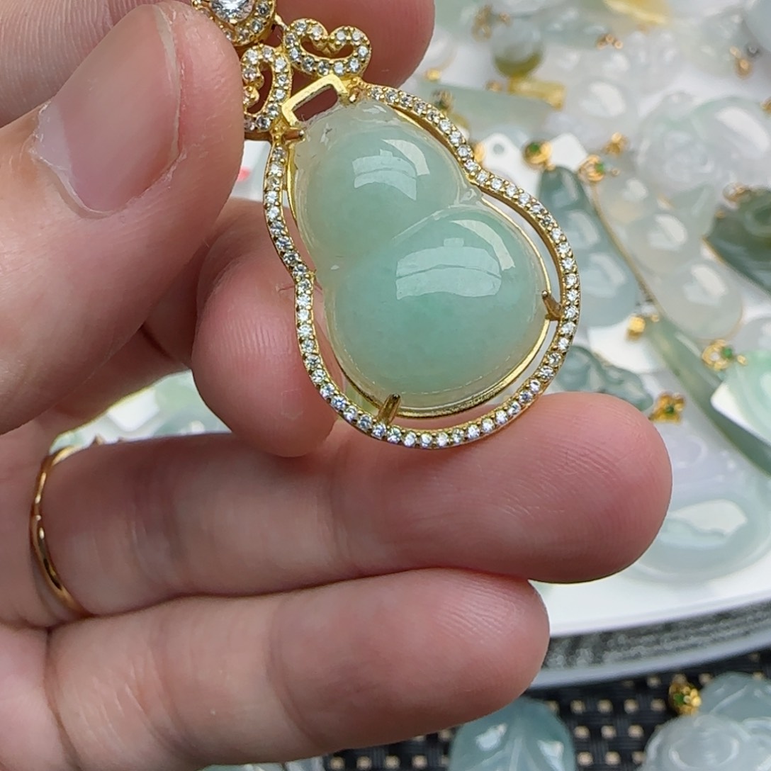 【闪购商品】翡翠吊坠(不含链)未镶嵌银镶大葫芦