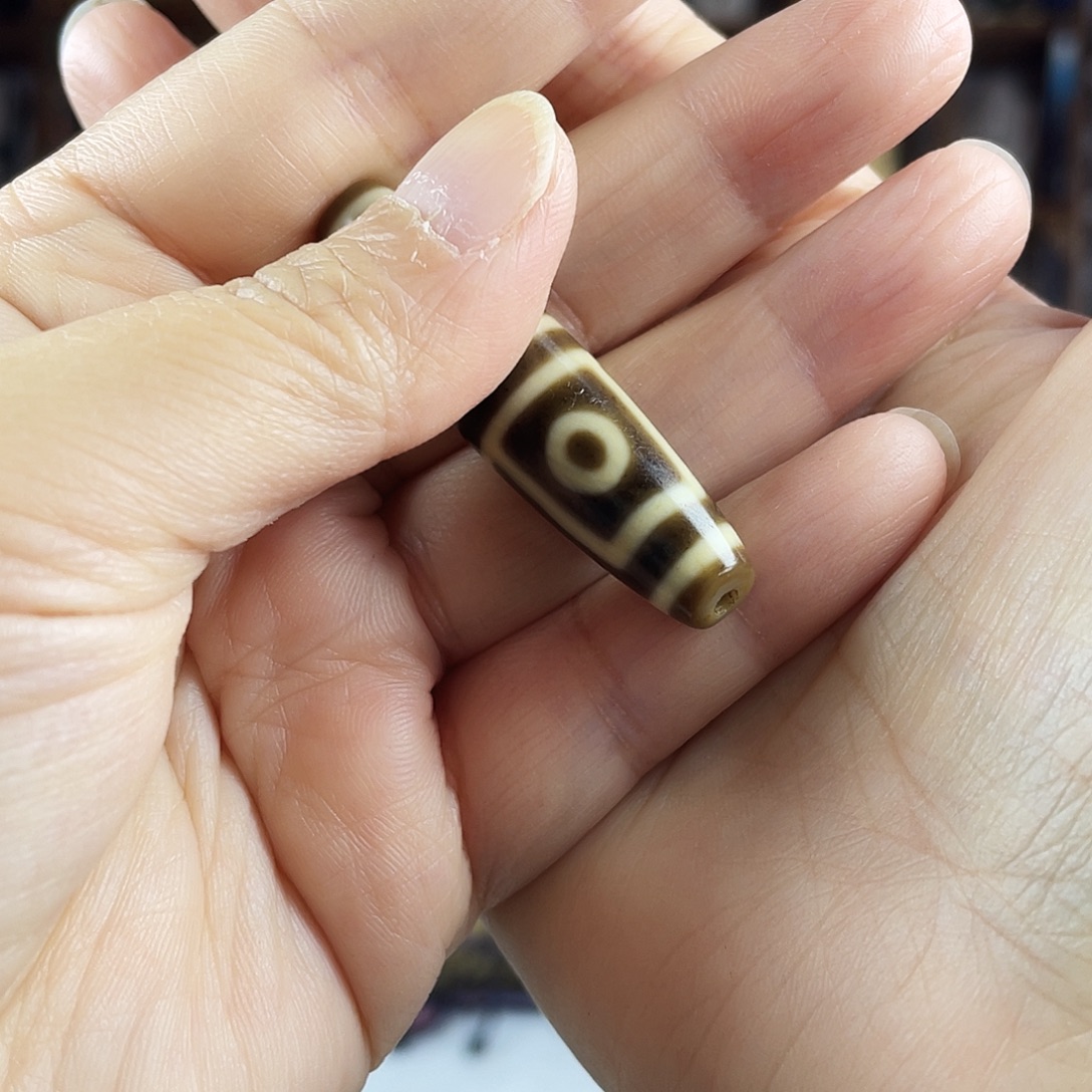 魔***王玛瑙/玉髓合金颈饰张魁