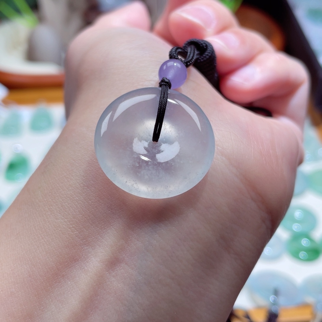 翡翠颈饰未镶嵌扣子