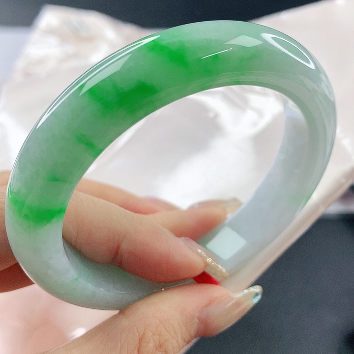 未镶嵌手镯翡翠，868