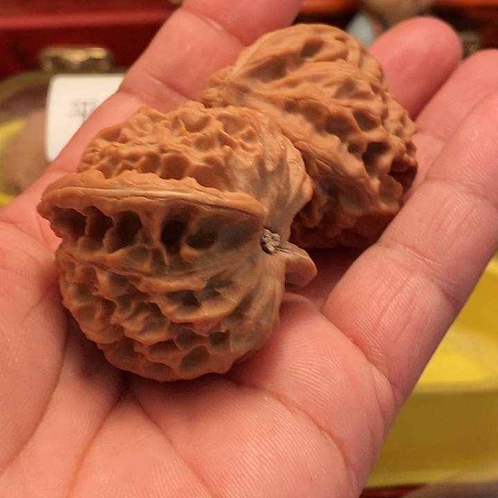 【闪购商品】文玩核桃吊坠爱***浪龙鳞