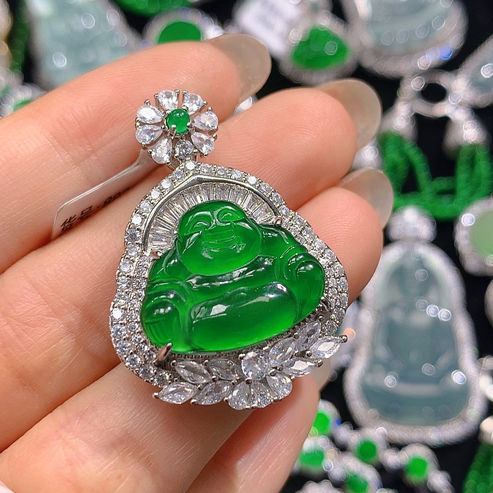 翡翠颈饰未镶嵌翡翠