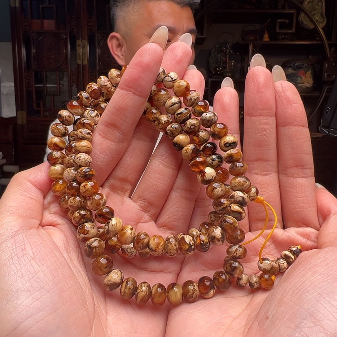 琥珀裸石未镶嵌抚顺琥珀30415。8mm