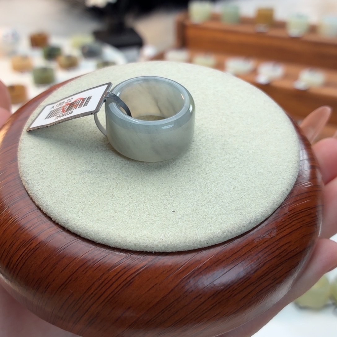 和田玉未镶嵌戒指冰灰圆切16.8mmj149