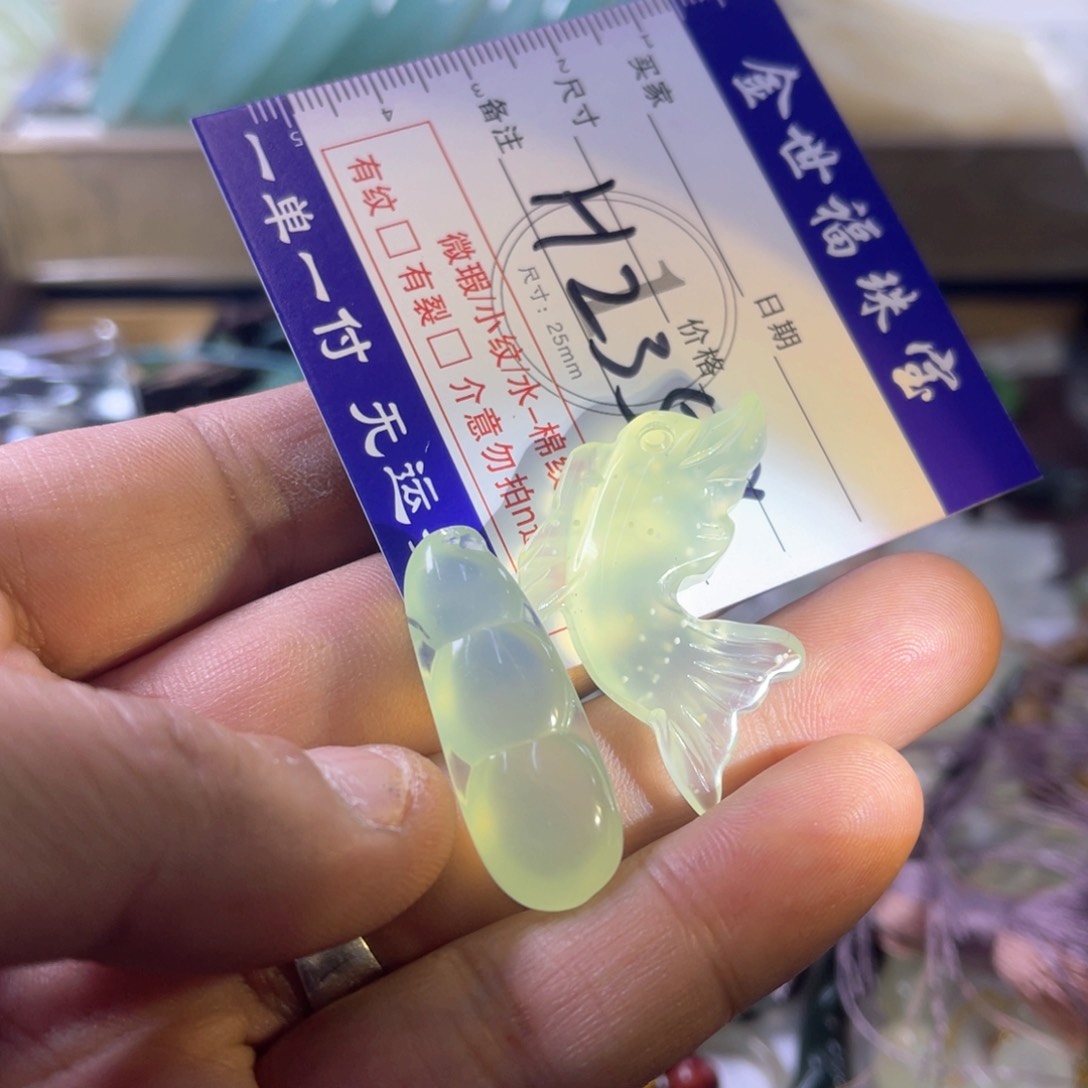 未镶嵌蛇纹石玉手镯（圆镯）