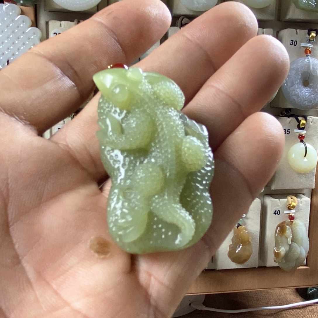 清***水和田玉（糖玉）未镶嵌颈饰