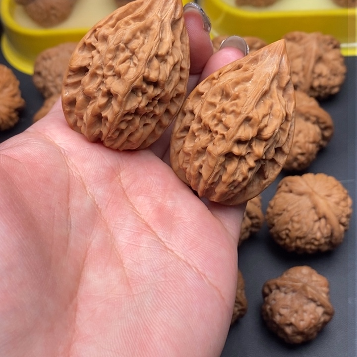 文玩核桃吊坠红缨枪