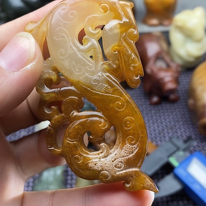 未镶嵌蛇纹石玉颈饰