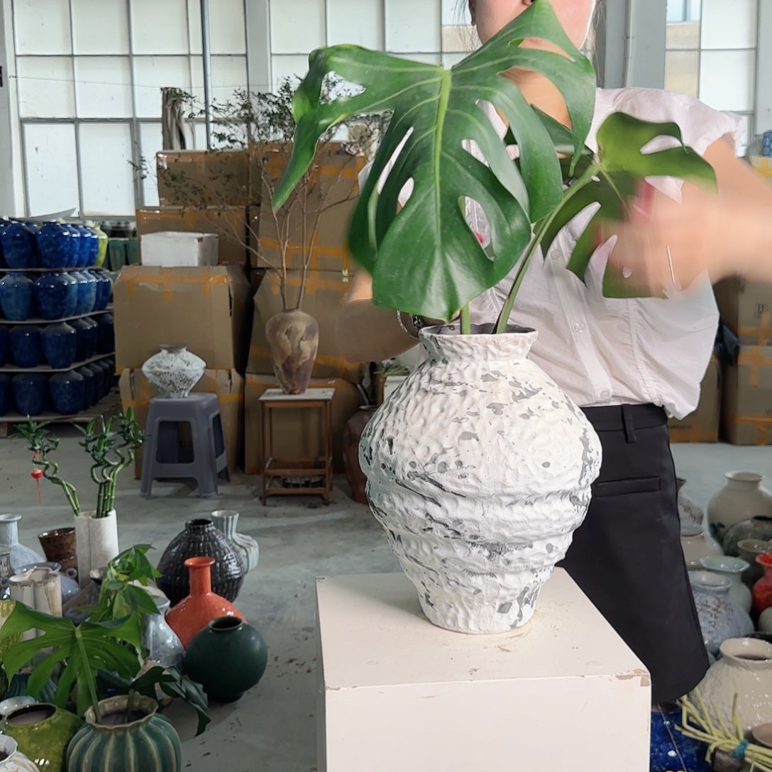 景德镇陶瓷艺术花瓶高32口径10公分